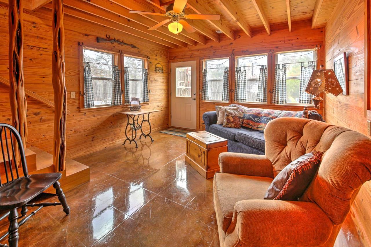 Ark Bunkhouse Fredericksburg Hideaway With Hot Tub Villa Exterior photo