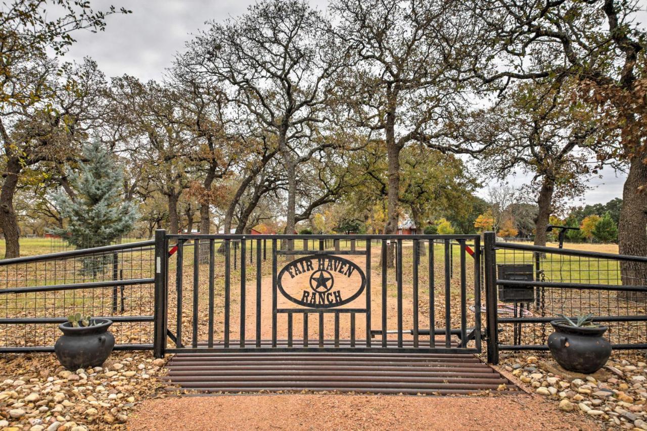 Ark Bunkhouse Fredericksburg Hideaway With Hot Tub Villa Exterior photo