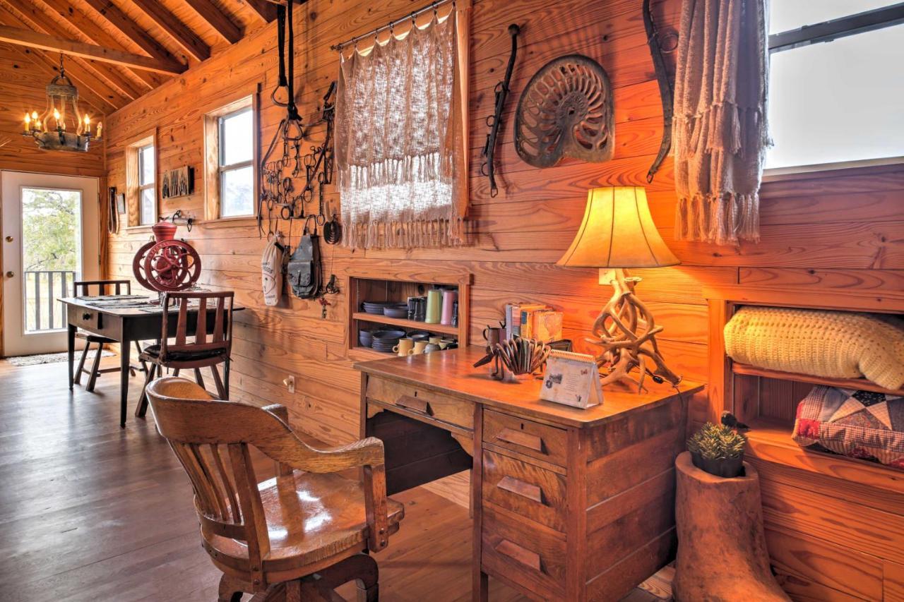 Ark Bunkhouse Fredericksburg Hideaway With Hot Tub Villa Exterior photo