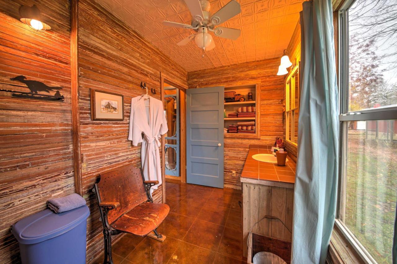 Ark Bunkhouse Fredericksburg Hideaway With Hot Tub Villa Exterior photo