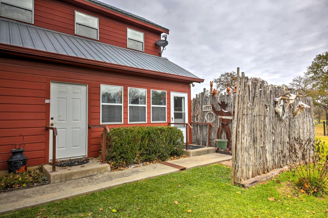 Ark Bunkhouse Fredericksburg Hideaway With Hot Tub Villa Exterior photo